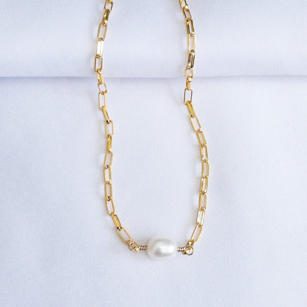 Mandy pearl necklace